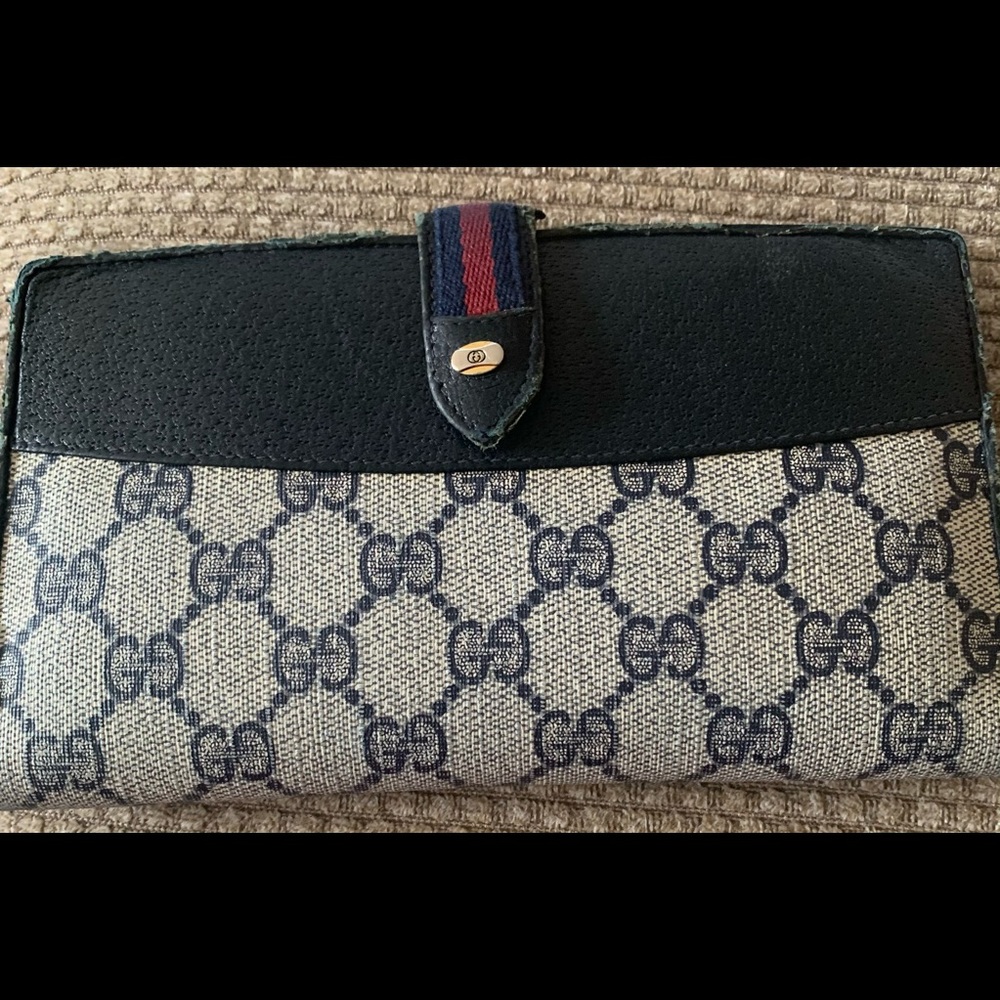 Vintage (1985ish) Gucci wallet/checkbook holder